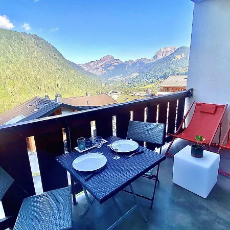A - 4 Pers, Balcon Sud-ouest, Proche Telecabine Et Centre Du Village - Fr-1-198-242 Chatel